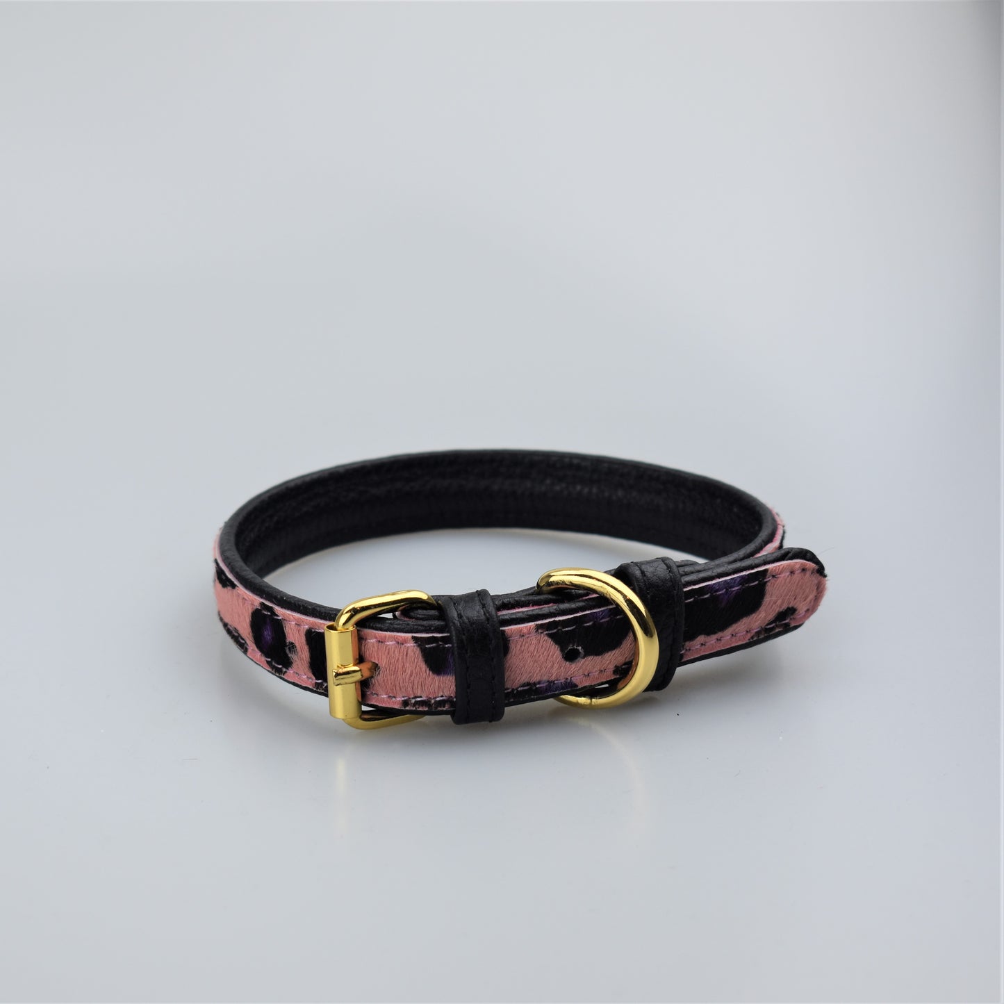Willow Walks leather collar in two tone black and multi leo