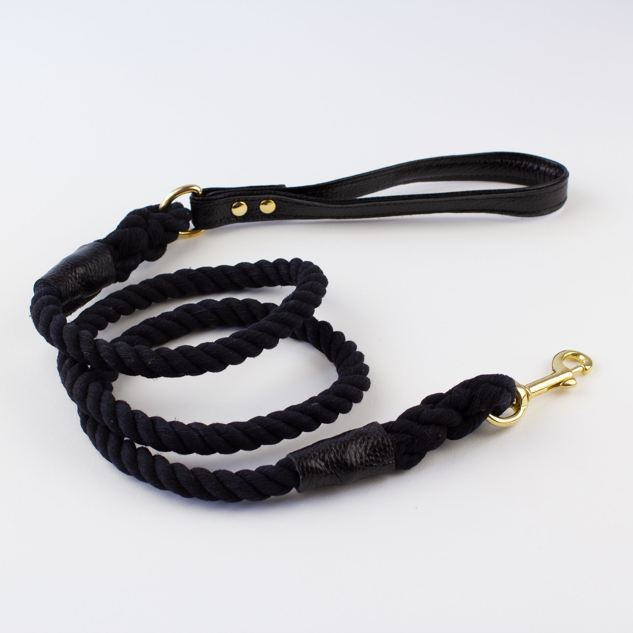 Solid Rope Dog Lead with Leather Details in Black Willow Walks