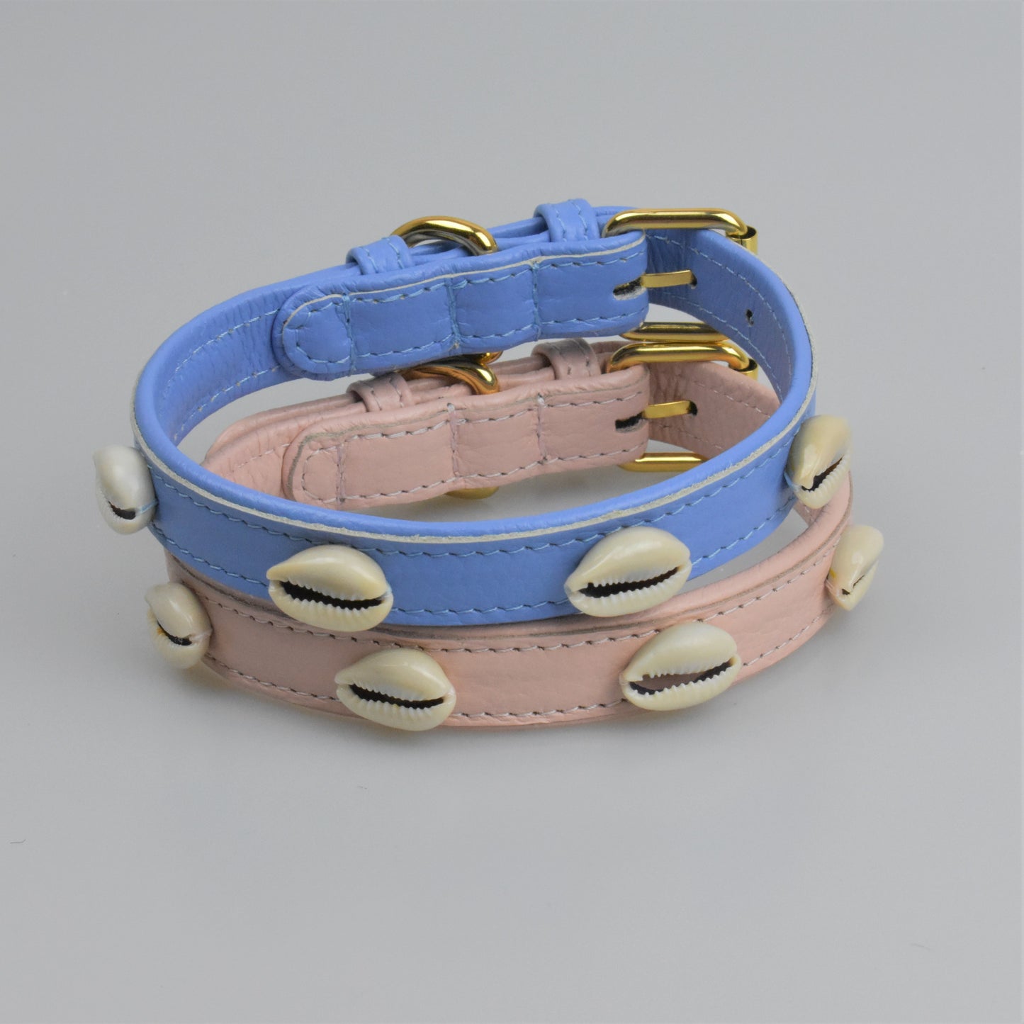 Willow Walks leather collar in soft pink with shell detail
