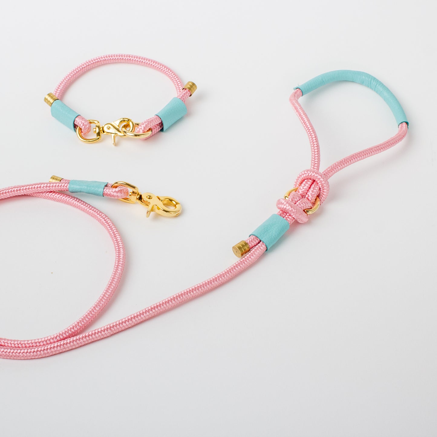 Willow Walks marine rope collar with leather details in pink and aqua